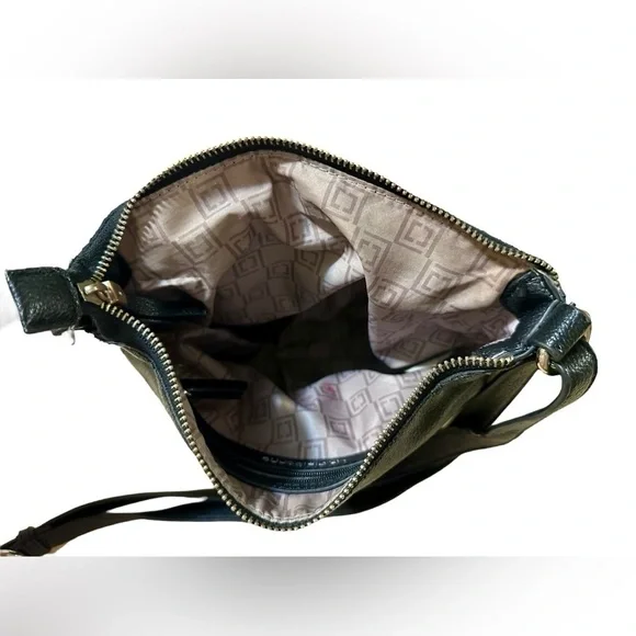 Liz Claiborne Faux Leather Pebbled Crossbody​​​ - Picture 7 of 10